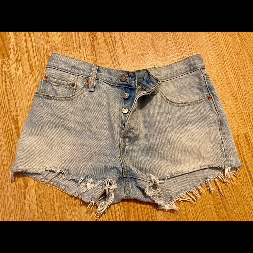 Levi’s denim hi waisted shorts
